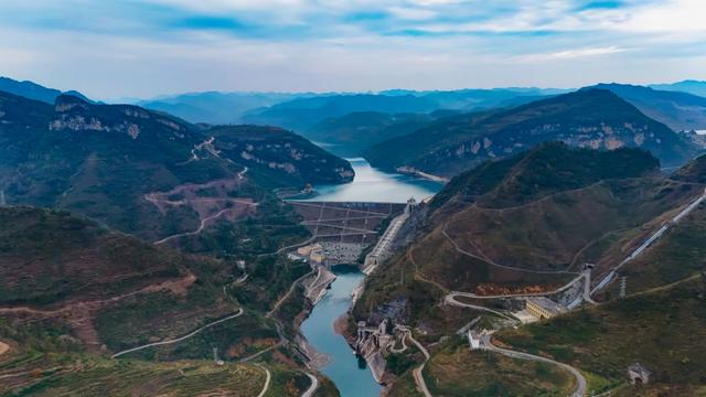 三桥跨时代 一河阅古今——纳雍总溪河与桥的故事