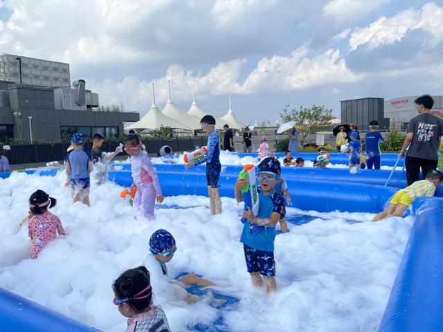 消费场景“向上突破”，魔都城市露台焕新登场，点亮夏夜生活