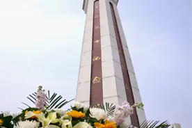 “记得你，传承你”数万群众赴戍边英雄肖思远家乡祭奠图片