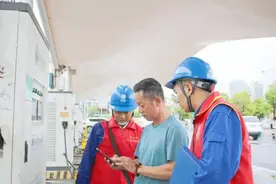 提前“体检”充电站 保障返程高峰充电无忧图片