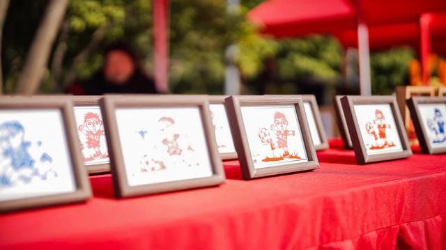 绿茵场边上演“双城记”，湘超“国潮风”吹出文旅体融合新玩法