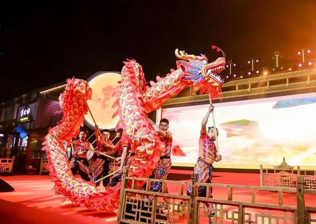 就在明晚!就在东夷小镇!好客山东贺年会!还有独家惊喜!