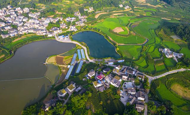 天眼影像｜黔西：夏日乡村景色美
