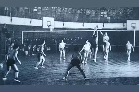 管继平：体育老师的“梗”图片