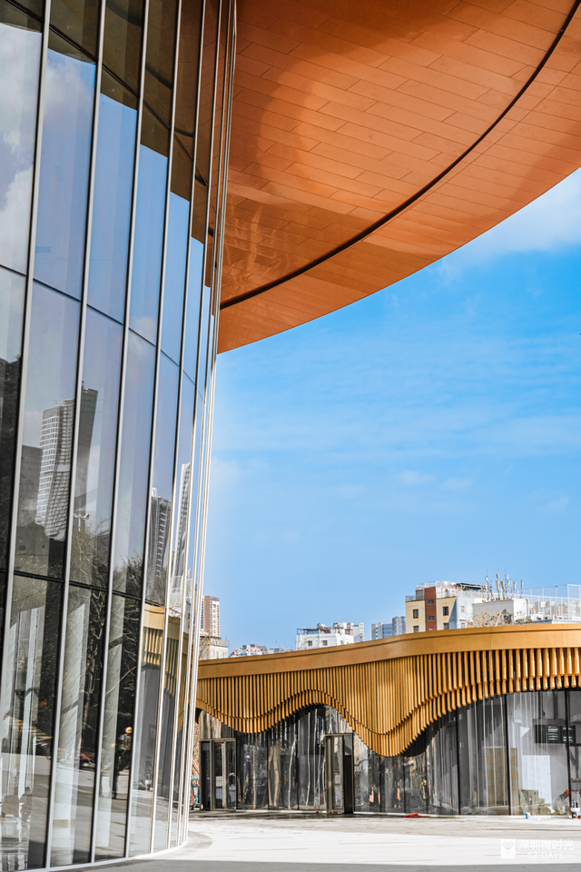 先睹为快！深圳巨型新地标启用，就在明天！