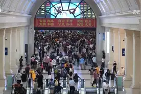 精心铺画、满足多样化需求，数据创新高！铁路运输市场供需两旺图片