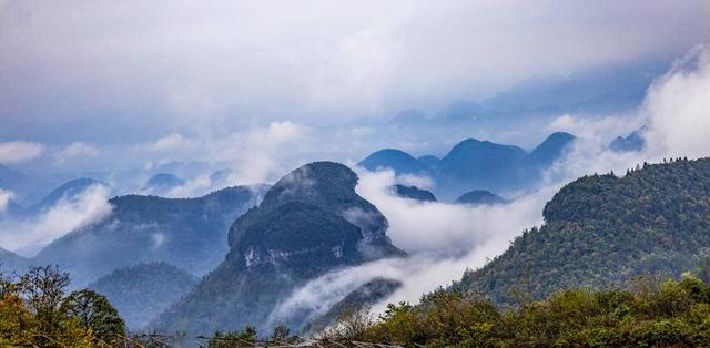利川云雾山：日月绣岭结仙梁