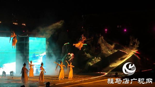 老乐山夜游开启 点亮城市夜生活