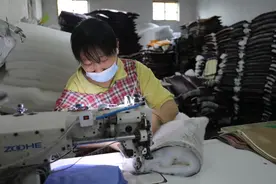 从残疾青年到创业标兵，“80后”青年李培东圆梦服装创业图片