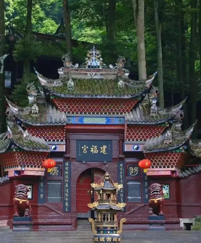 问道青城山,解锁四川人的“神仙日子”