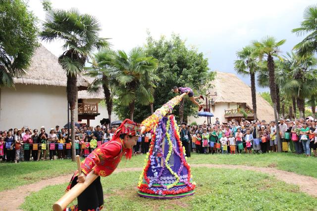 12月5日至7日来云南民族村过哈尼族“十月年”