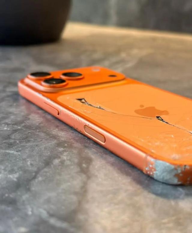 第一批入手iPhone新机的用户已经“翻车了”