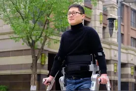 截瘫患者重新自由行走！成都这个“跨界选手”让科幻照进现实｜建圈强链调研行图片