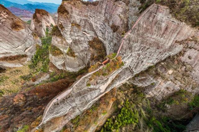 秋冬游资源！雾凇染丹霞，油茶暖红韵，这趟桂北秘境之旅很治愈