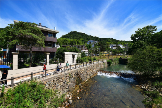 宋轶畲族“凤凰装”美出圈！带你打卡福建的宝藏畲村