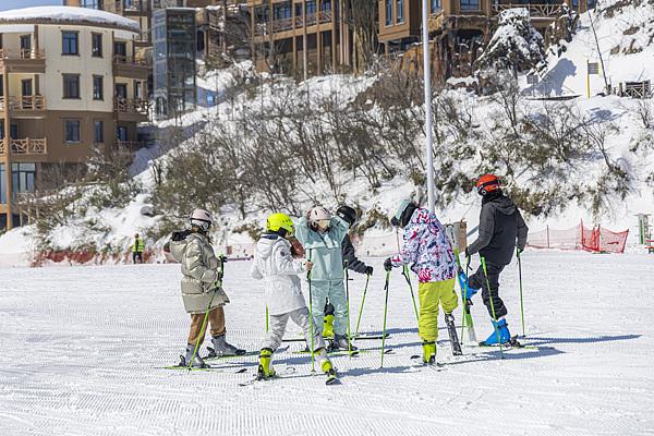 收下这份攻略！这个冬天去“浙”里的冰雪世界“嗖”一下