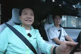 雷军回应“睡在车间”：是摆拍，大家别当真图片
