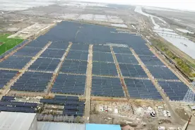 上可发电、下可养殖，寒亭300兆瓦光伏发电项目成功全容量并网图片