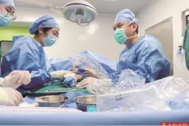 透析用血管9年后爆裂 紧急手术切除“炸弹”图片