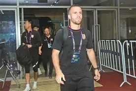 入籍完毕助力国足 塞尔吉尼奥赴迪拜图片
