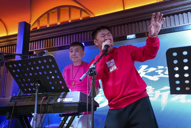 “伊春号”冰雪旅游专列投入试运行