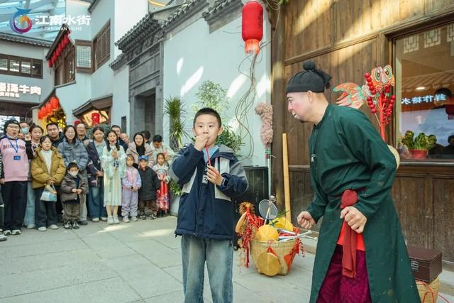 从“一次性打卡”到“反复回访”：江南水街的长尾吸引力在哪里？