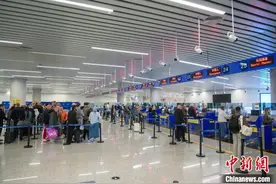 广州边检：预计清明假期出入境人数同比增约50%图片