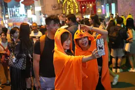 香港今年万圣节流行“中式恐怖”图片