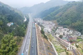 寒潮来袭，二广高速以“动”制“冻”护航春运平安路图片