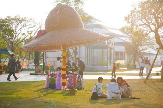 “烟花”、市集、音乐会…松山湖悠兰里周年庆点燃这个冬日！