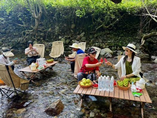 沅陵借母溪景区：溪畔听流水 畅享“森呼吸”