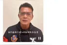 黄日华向村超球员鞠躬致歉 网友：这才是我们认识的乔帮主图片