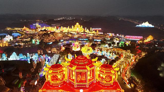 手握“盐龙灯”三大“世界级IP”，自贡文旅如何高位再求进？丨“万千气象看四川·文旅融合发展”新闻发布会
