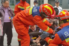 春季骑行儿童卡脚事故频发！武汉消防提醒：谨防自行车“卡脚”隐患图片