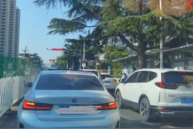 同一条路半年反复开挖不下3次？居民抱怨：堵麻了图片