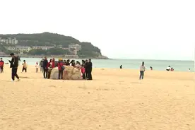 广西“三月三”假期掀起出游热潮 海陵岛成热门目的地图片