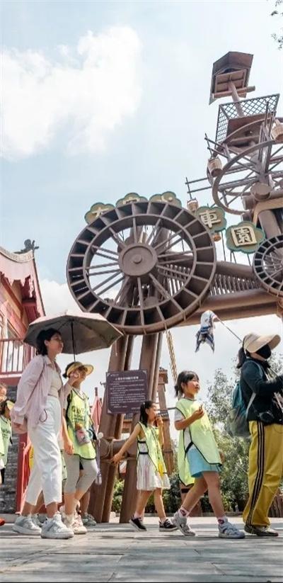 开封清明上河园将对以下人群免费一个月