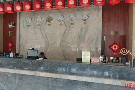 律师挑战酒店“延退2小时收半天房费”胜诉 当事人：普通消费者没精力维权，尽一份社会责任图片