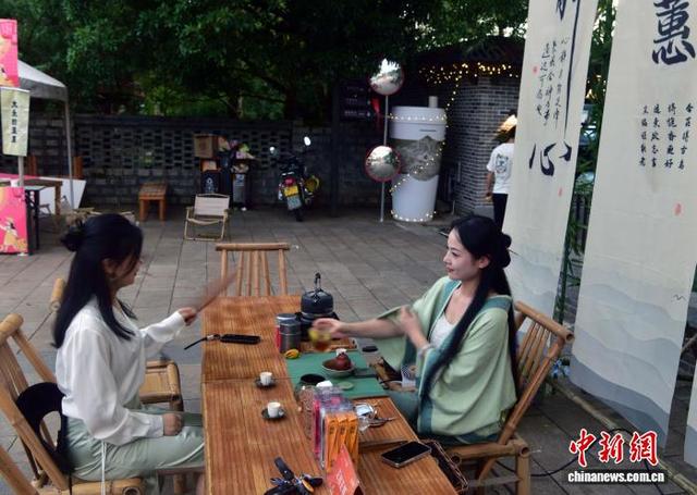 武夷山旅游热度持续攀升 休闲玩法引客来