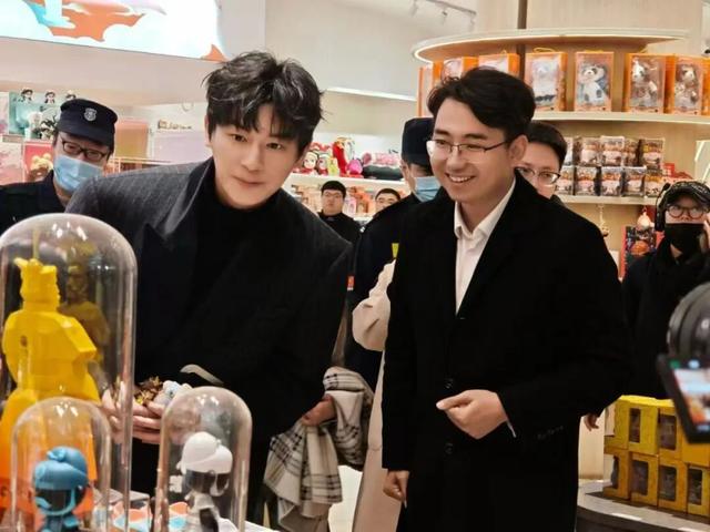 “中郎将”卢凌风，同款曲江游览线路与文创好物，速速get～