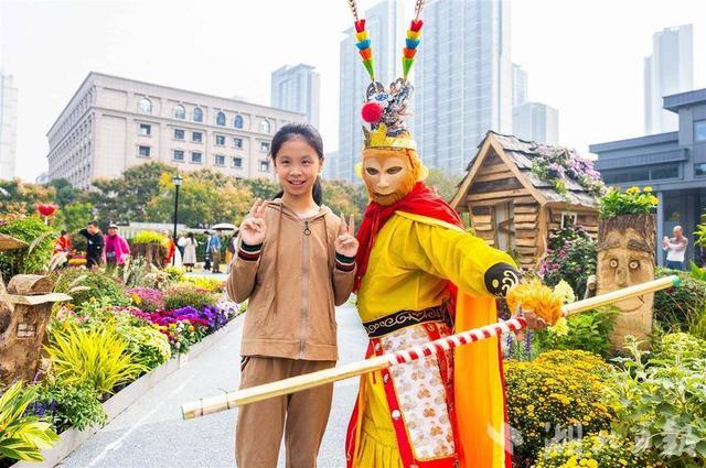 现场火爆！武汉今秋最大花展开幕