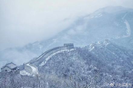 怀柔一夜落雪，山河尽披银纱