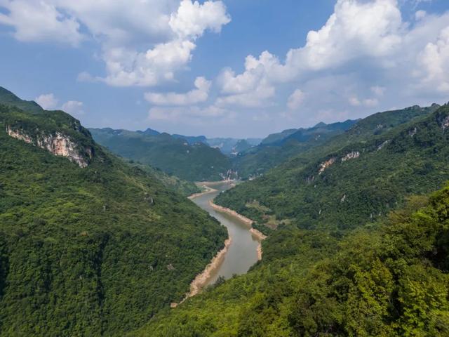​官寨：碧水洞天生生不息