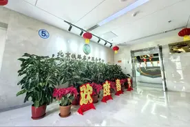 探访12306客服中心！网友：24小时接电话，心理素质超强大图片