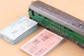 列车因雨雪天气停运、晚点或折返，能退票吗？收退票费吗？图片