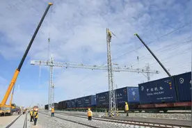格库铁路（青海段）扩能改造工程全部灯桥顺利完成拆旧立新图片