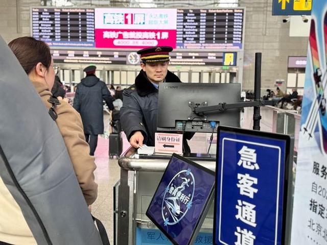 北京日报社区小板报 | 泡泡玛特画廊首展，今起开放！