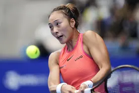 郑钦文击败施耐德，第二次闯进WTA500东京站女单决赛图片
