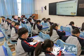 济宁高新区三贾中学一、二年级举行“写好中国字·做好中国人”书写大赛活动图片