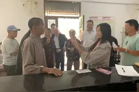 安阳北关区彰东街道后崇义村积极开展退役军人优抚对象年审认证工作图片